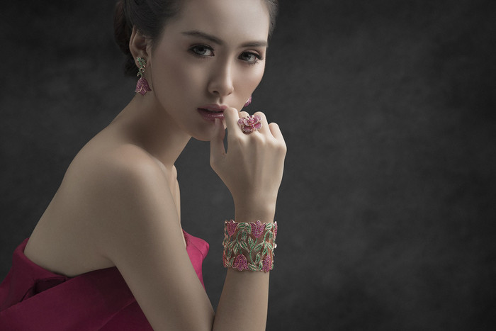 Collection 22 photo by Lin Tun
