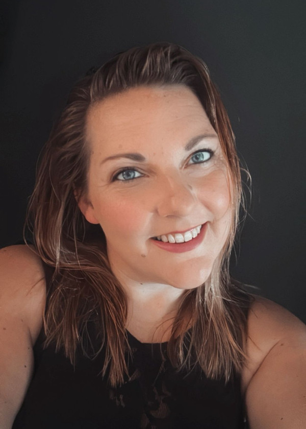 Suzanne Tukker