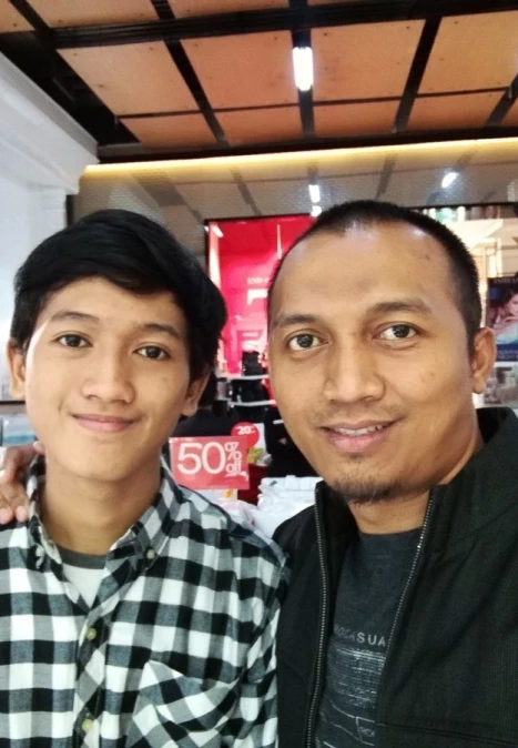 Rony M Rizal