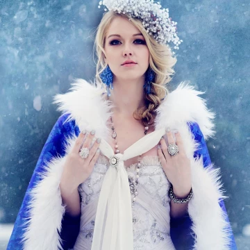 I may just take your breath away... <br />
<br />
Loved this winter themed session done in bitter cold Saskatchewan! Definitely frozen inspired with a hint of snow white! <br />
<br />
Model: Amy Bodnarchuk <br />
MUA: Krysta Lypkie <br />
Hair: Trinitti Rose 