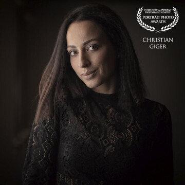 A  portraits without bells and whistles - that is what we wanted.<br />
<br />
P: @Christian.giger.photography (FB+IG)<br />
M: @deborah.joerger<br />
MUA: @beverlygressler<br />
<br />
www.cg-photography.com