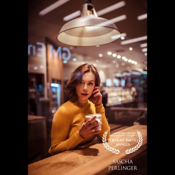 This shot was taken with my model @vaneschkal in a bakery of a metro station in Bonn. I stood outside to capture those nice window reflections.