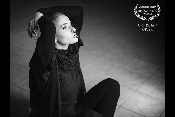 I took the portrait during a break. I caught Lelo in this pose. Lucky me I had the camera nearby and I was able to take this portrait.<br />
<br />
M: @doomed_puppet<br />
MUA: @MakeupbyBeverlyGressler (FB)