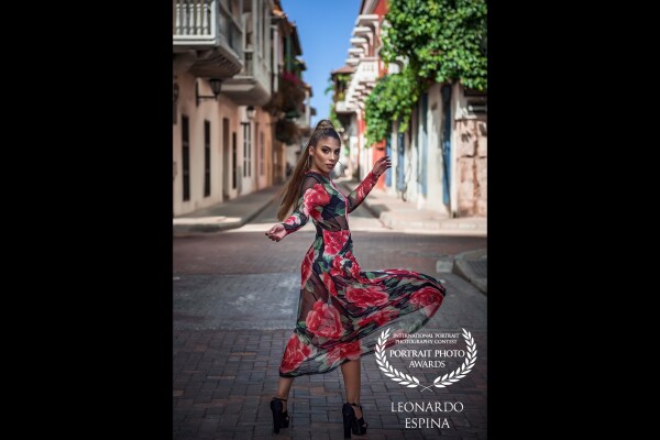 A fashion street shoot dancing under Cartagena’s Sun. Being the natural light, colors and the wonderful spot our partners in crime...