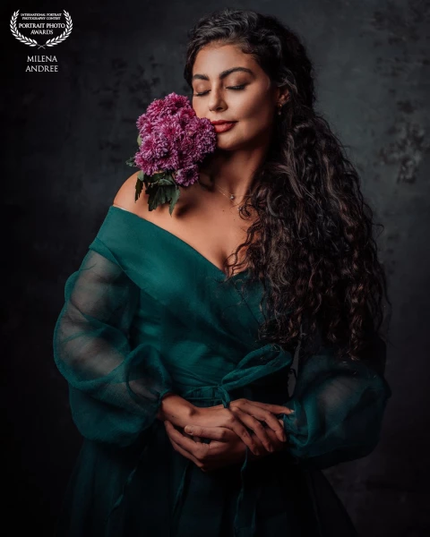 <3 Flower Beauty <3<br />
A tribute to nature and naturalness. For me, natural women are so strong, close to nature and breathtakingly beautiful at the same time that my inspiration just explodes. Thank you, dear muse!<br />
<br />
Model: @meltemcullu<br />
Makeup: @visaisa<br />
Photo&Edit: @Photogravity_milenaart