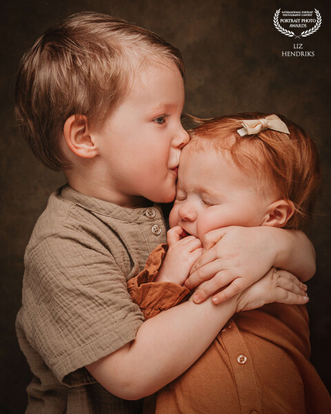 A kiss for my little sister<br />
www.lizhendriks.nl