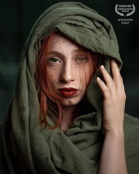 Model: @veriveroveronica