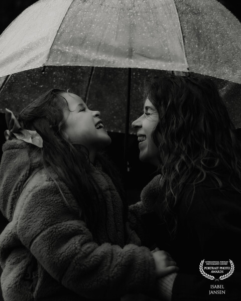 “Perfect skies don’t make perfect pictures.. Your presence does.”

Made by: Camera Bells - Isabel Ja...