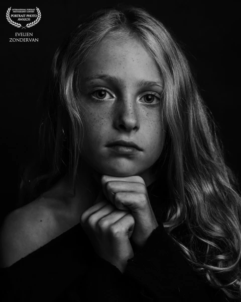 Prachtig zwart-wit portret van Alyssa.