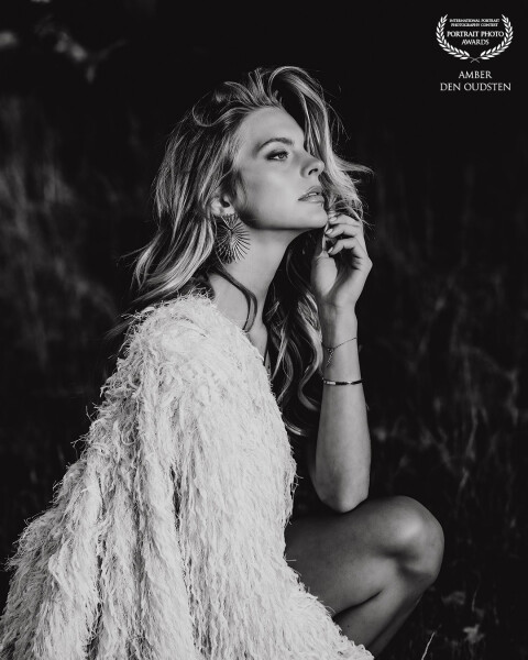 This photo feels classic, elegant, and effortlessly timeless. Captured in nature with the warm glow...