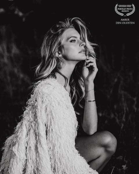 This photo feels classic, elegant, and effortlessly timeless. Captured in nature with the warm glow...