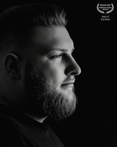 Keine Farbe, keine Ablenkung – nur Persönlichkeit. ✨