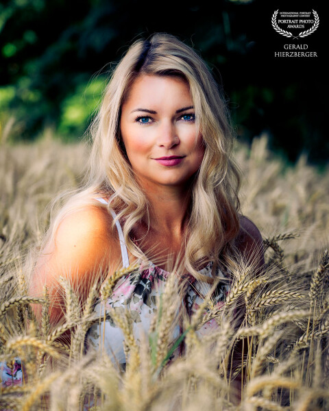 Cornfield Portrait Photography in Styria, this field together with our pretty model offer an unbelie...