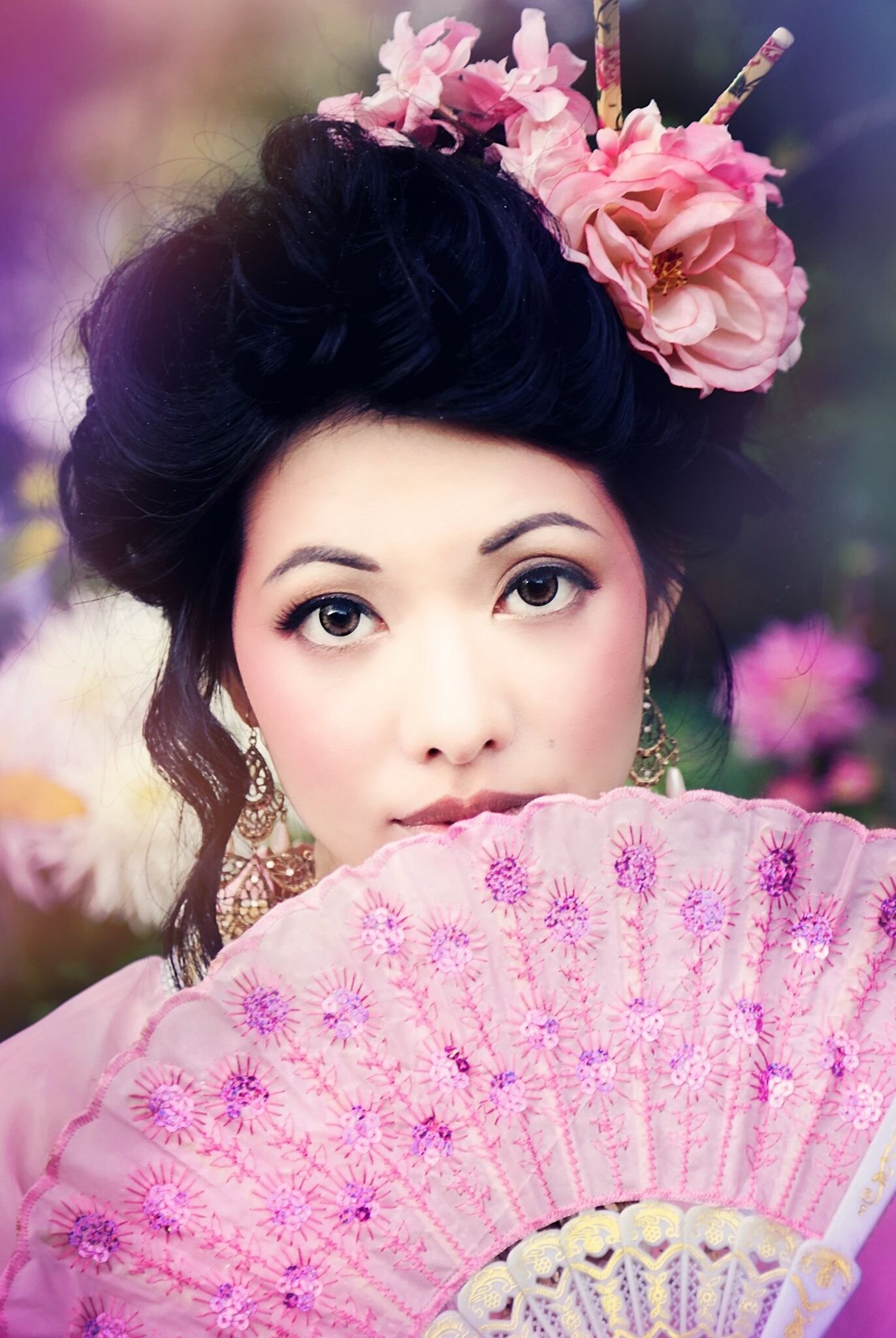 I see you... <br />
Victorian & Geisha styled photoshoot in beautiful Victoria BC. I met Jemmy at a Forever 21 in Victoria BC while visiting and just thought she was stunning! I asked her if she would ever consider modeling for me and she said yes! The rest is history and I am really happy with how this shoot turned out! <br />
Model: Jemmy Lam<br />
MUA: Erin Bradley <br />
Hair: Cory Nowicki