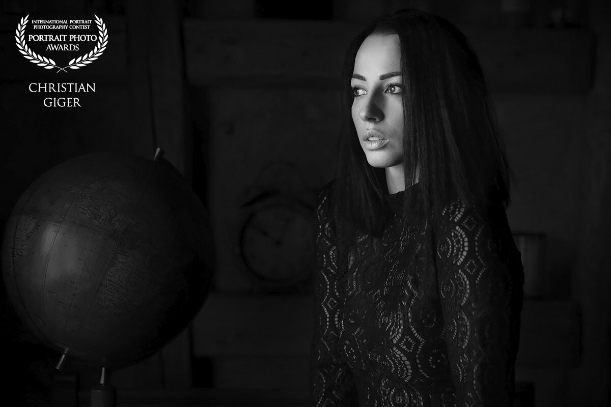 "globe"<br />
A dark background and a beautiful woman - often one doesn't Need more than that.<br />
<br />
I used my favorite corner in my small studio without any technical help - only available light.<br />
<br />
P: @Christian.giger.photography (FB+IG)<br />
M&MUA: @deborah.joerger (IG)<br />
<br />
www.cg-photography.com
