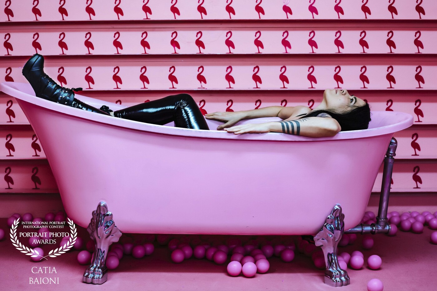 Black and Latex meets Pink and Sweet<br />
With Silvia von peacemakerart: https://www.instagram.com/peacemaker_art/?hl=de<br />
We drove in one day, to the Candy Popup Museum from Bern to Cologne to shoot.