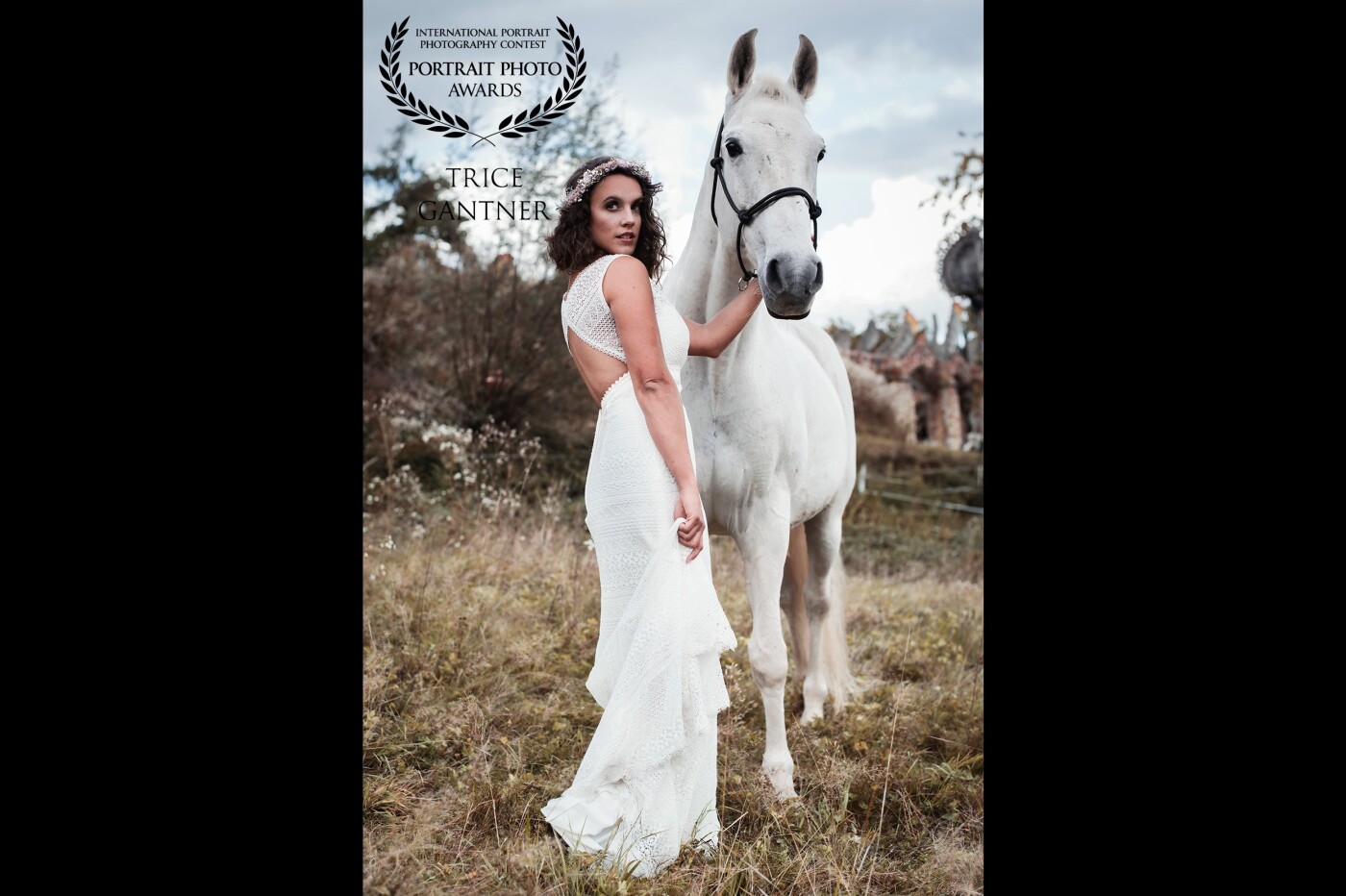 this was my first bridal shoot with a horse. As you can probably imagine, shooting with an animal, especially with a stubborn horse isn't always that predictable. Well, I must say, I am happy with the results. 