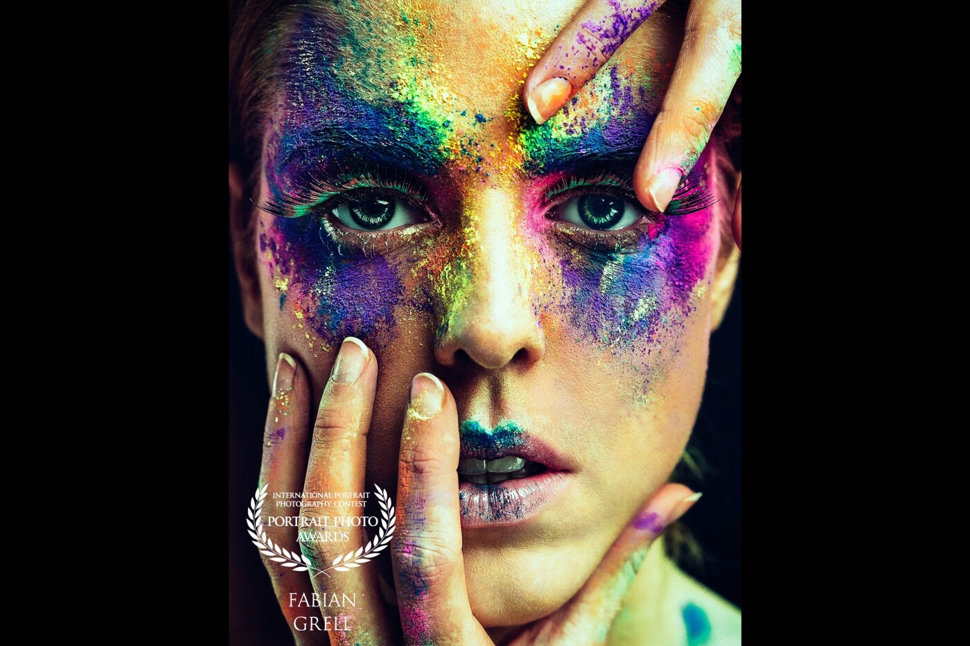 My very first attempt to create a colorful Makeup with Holi-Powder and lots of Hairspray. Today, I am really happy about, how good it looks on Julia (@photo.jules237)