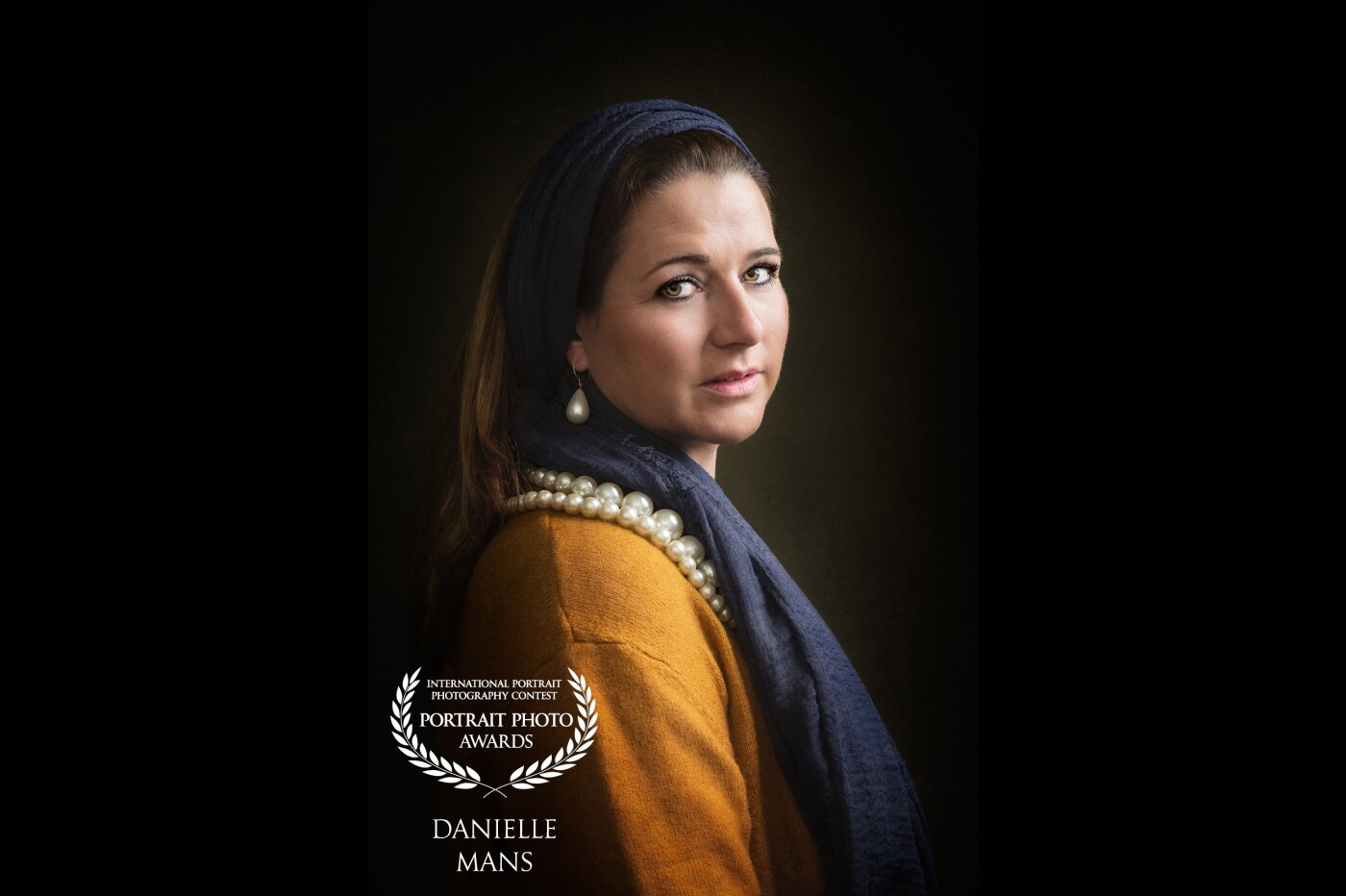 The Girl with the Pearl earring with a personal touch. Loved working together with this sweet colleague photographer to create her perfect and personal portrait as the girl with the pearl earring.