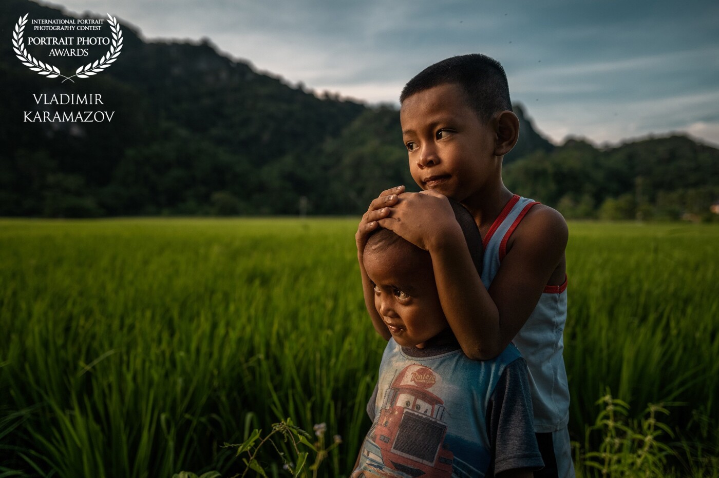 In the remote province of Camarine Sur in the Philippines. Where people live like in the 18th century. Everything is clean there and the children grow up among the rice fields.