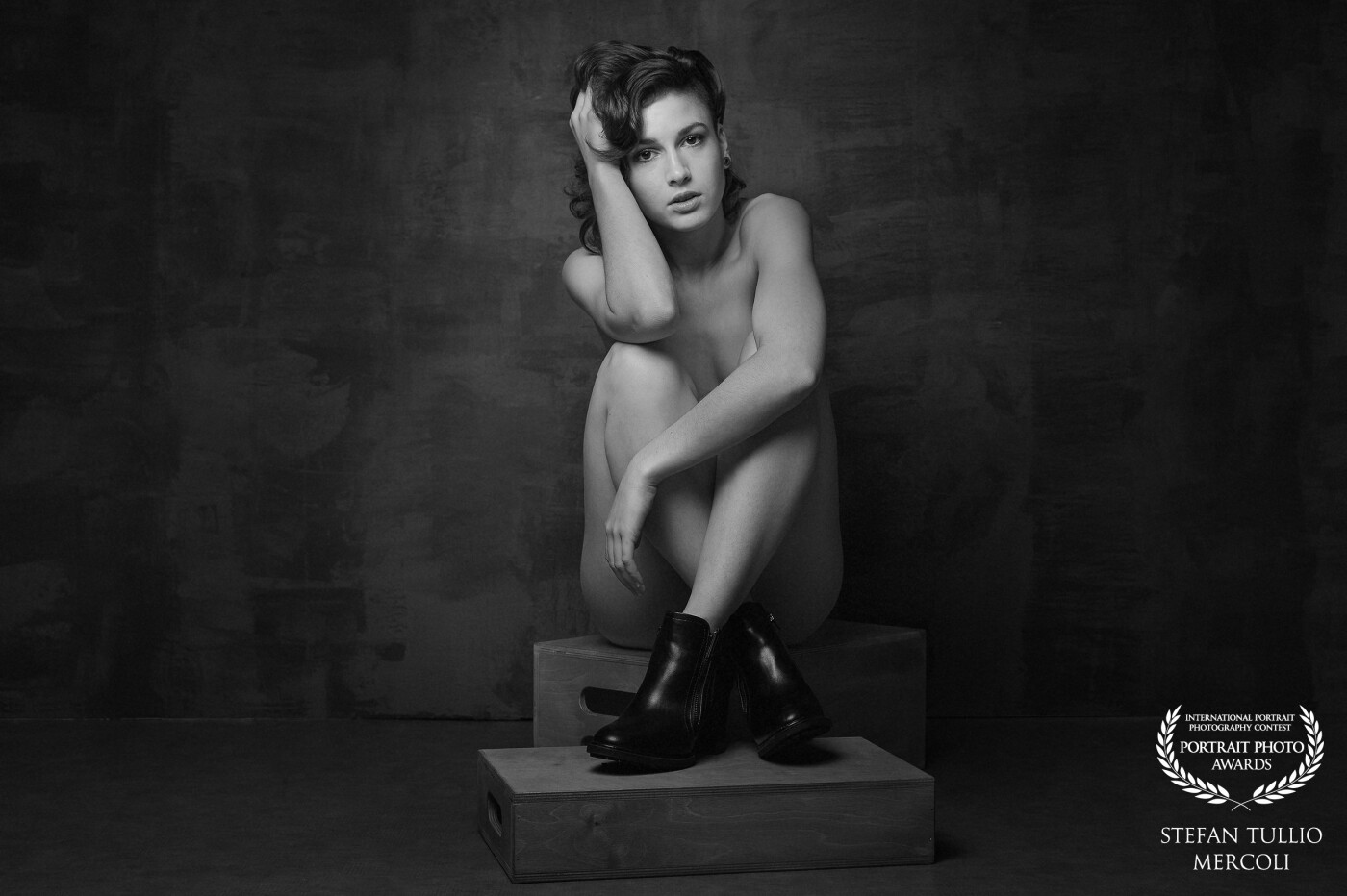 This was one of my last studio shootings 2021 with model Sey. This picture is inspired by Peter Coulson - he made a video about: "nude without being nude". So we tried our own version.