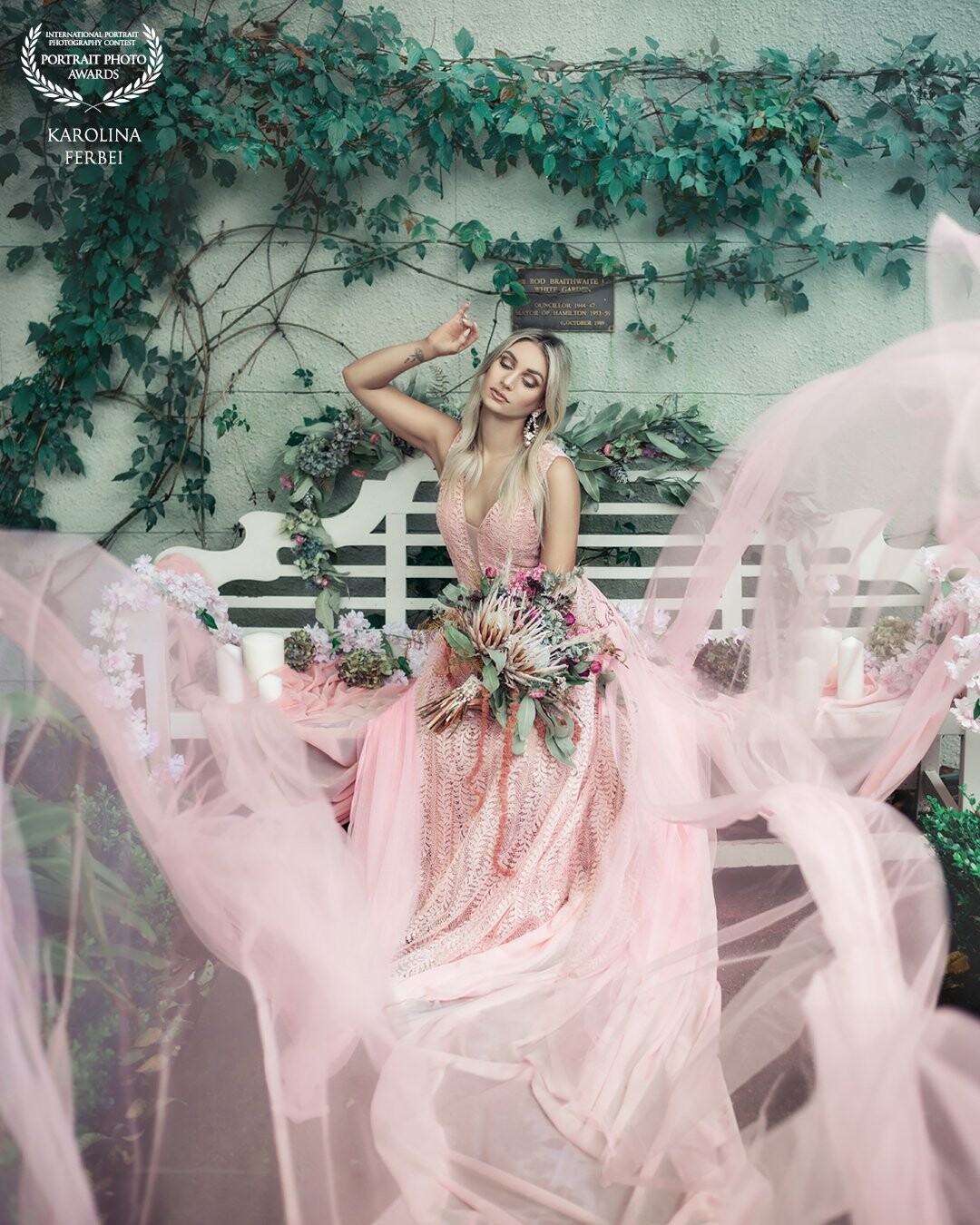 Beautiful photoshoot at Hamilton Gardens, New Zealand. I was aiming for a romantic soft look according to garden theme. Together with team of designer, florist and jeweler, we created some magic.