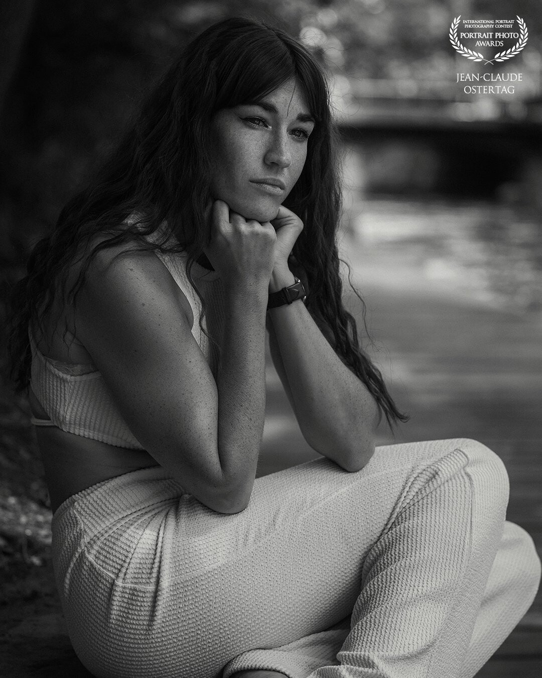 This photo was taken at the first shooting with the model Kathi in the city of Zurich. In the open shade by the river it had this wonderful light that we used for this shot.<br />
Thank you Kathi @hannahs_otherhood for your fantastic commitment.
