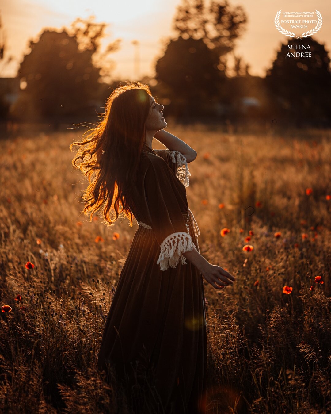 "If the sun sets today, it will also rise again tomorrow - in beauty and infinity!"<br />
<br />
Model: @model.ginger.woods<br />
Photo&Edit: @photogravity_milenaart