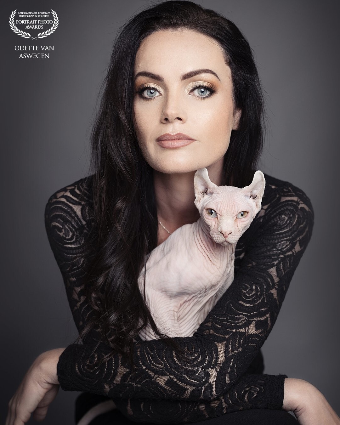 This was such a fun session with Lily and Mariska in my studio - this cat took over. We managed to get her one portrait with both looking just perfect. I love including animals into portrait sessions. Shot with CanonR5 and Profoto B1x.