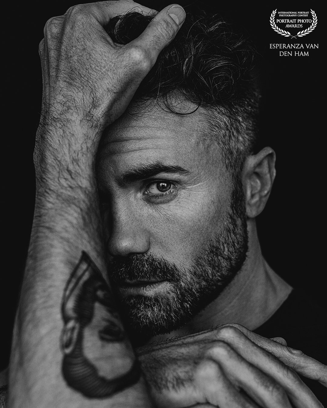 I love to play with the face, lines and the eyes en because of the black/white edit it makes it rough. <br />
<br />
Model: @ian_wlp<br />
Photographer & Lightroom edit: @iamshootingportraits<br />
www.iamshootingportraits.nl