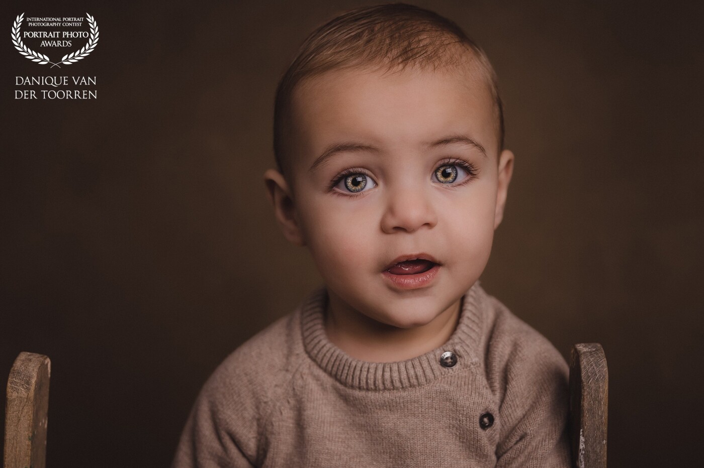 Beatiful little boy with big green eyes.<br />
<br />
Model: Zeyd<br />
Photo & Lightroom edit: @daniquevdtphotography