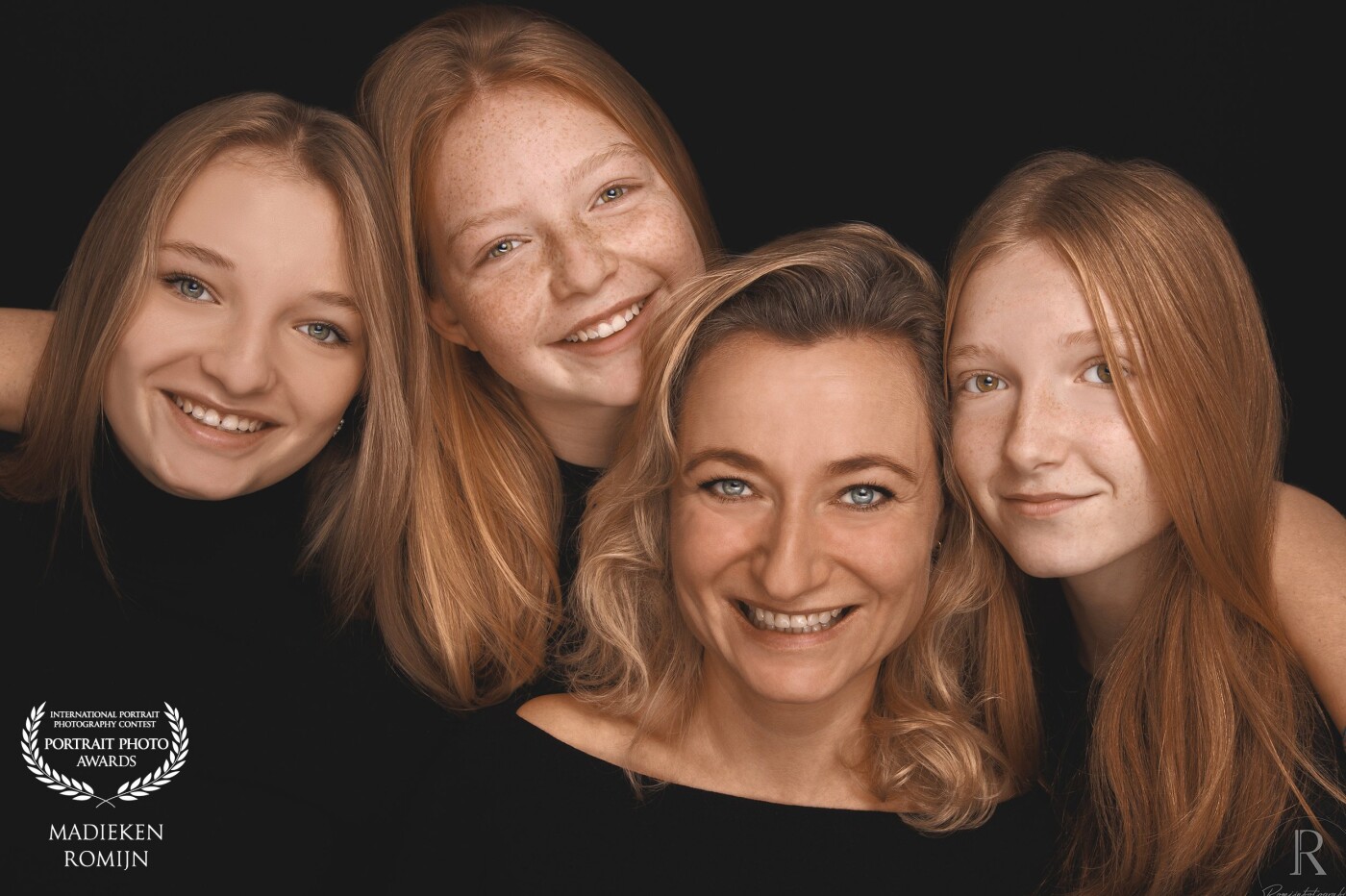 This was a portrait shoot in there own home. I had so much fun with these Girls! And the results were beautiful! <br />
Just one curved reflection screen and one light is all I need. <br />
<br />
Taken by @romijnfotografie<br />
Www.Romijnfotografie.nl