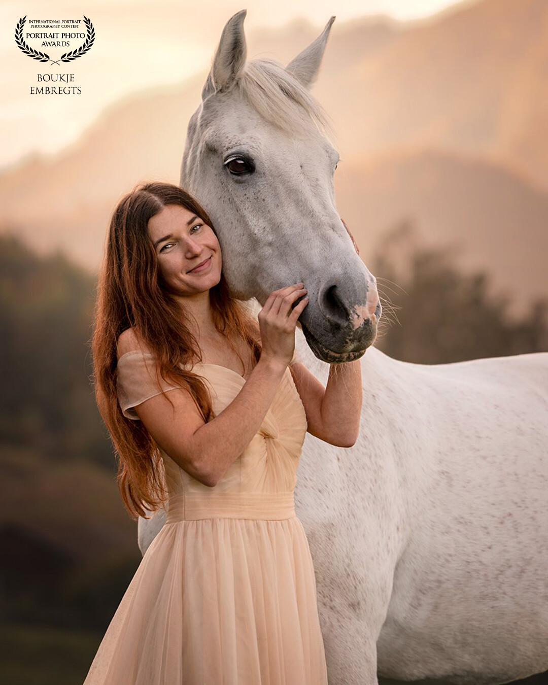 This year in October, I went on a photography trip to Switzerland. A trip that was on my bucket-list for a long time, and finally after 2 years of waiting was actually going to happen. We went to the most amazing places and shot the best models we could ever wish for! On this photo you see Anita and her beautiful white fairytale pony Dolly, who lives with her horses in-between the mountains. We Dutchies couldn't believe what we saw... a horseranch in the middle of the mountains?! How is that even possible! But it seemed to fit perfect for Anita and her family.