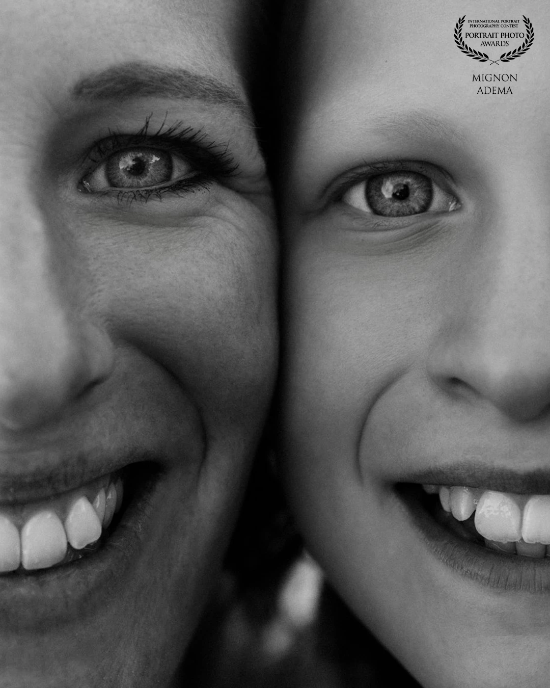 A close-up portrait of a mother and daughter, taken during a shoot on the heath. I wanted to try something different — and this image shows just how much they look alike. A beautiful, powerful photo that captures their connection in a natural and simple way.<br />
<br />
- Mignon Adema ; Hey Mama Fotografie