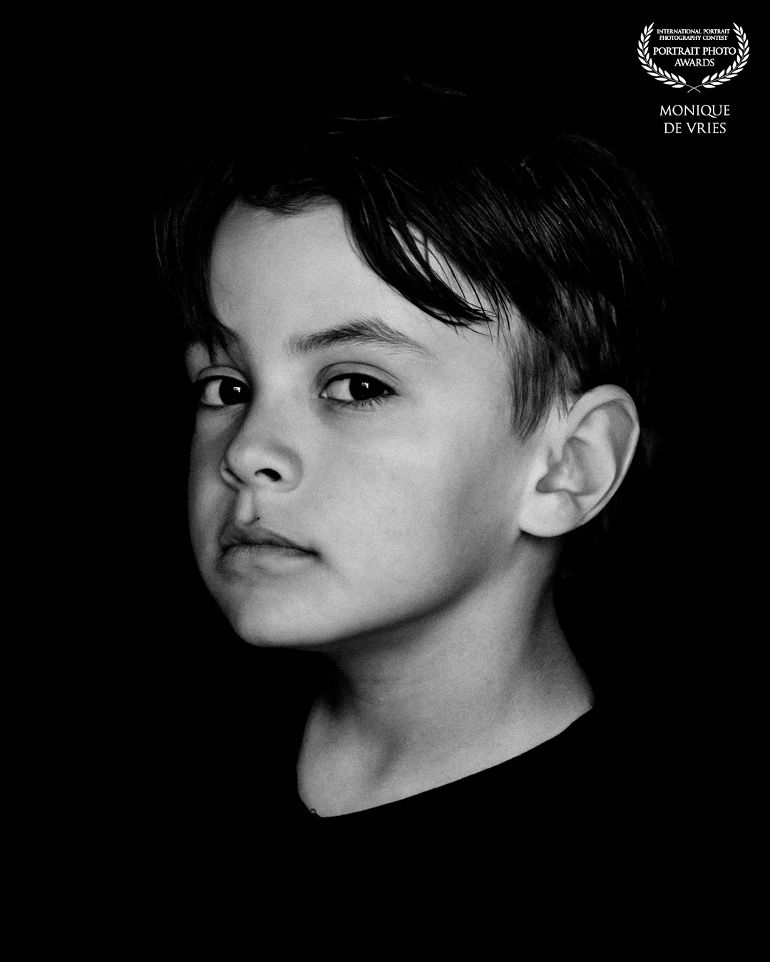 This little boy is 8 years old and this how I saw him through my lens, calm relaxt and secure, he looks like a model at a young age and he feels like an little “old soul”
