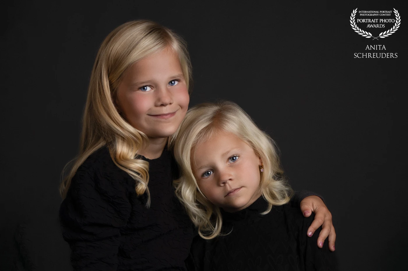 Captured love between these two little sisters Veerle en Loïs, honored to see this moment recognized.🫶<br />
Created by: @anitaschreuders_photography<br />
www.anitaschreuders.nl