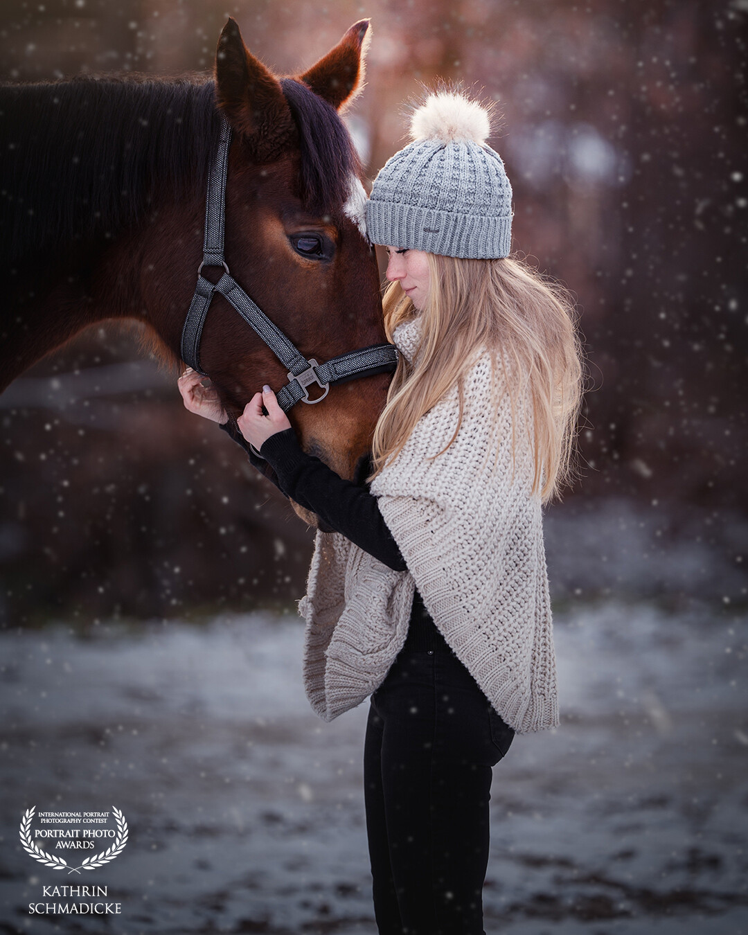 the intimate moment of this relationship between human and animal is a special kind of love, affection and honest loyalty! There is probably nothing more beautiful than capturing the moment when a human-animal relationship presents itself so beautifully